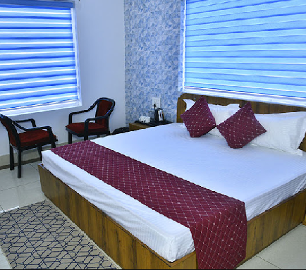 HOTEL SHIWALIK ENCLAVE ( LUXURY STAY WITH BAR  RESTAURANT) | Deluxe Room 